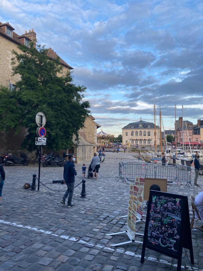 Le Ti Wi Studio En Plein Coeur Du Vieux Bassin Honfleur Esterno foto